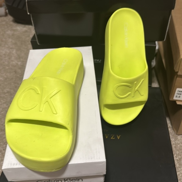 Calvin Klein nylon size 5 slides - Picture 2 of 5